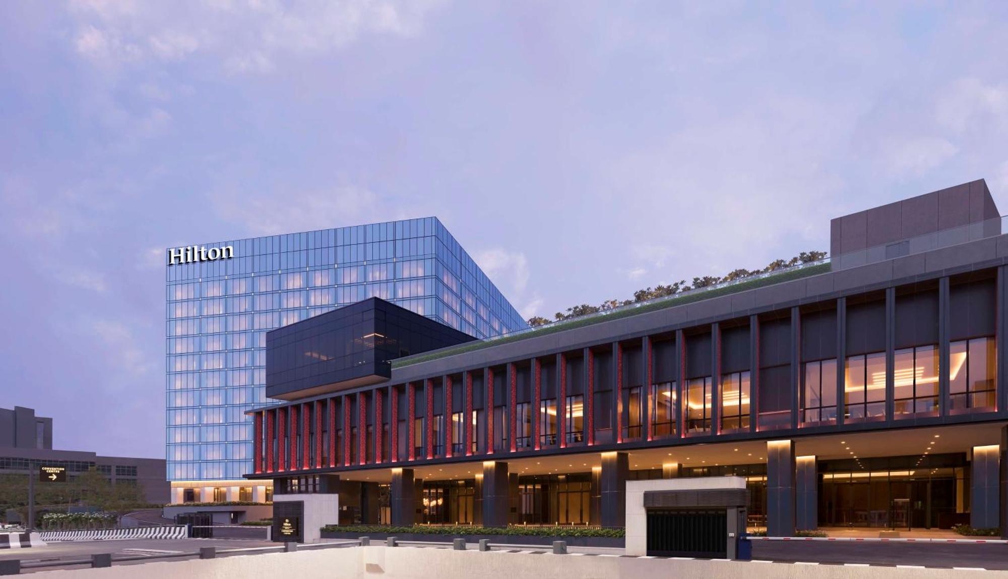Отель Hilton Bengaluru Embassy Manyata Business Park Экстерьер фото