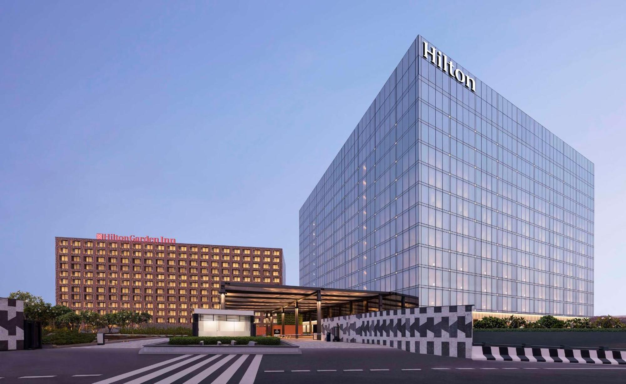Отель Hilton Bengaluru Embassy Manyata Business Park Экстерьер фото